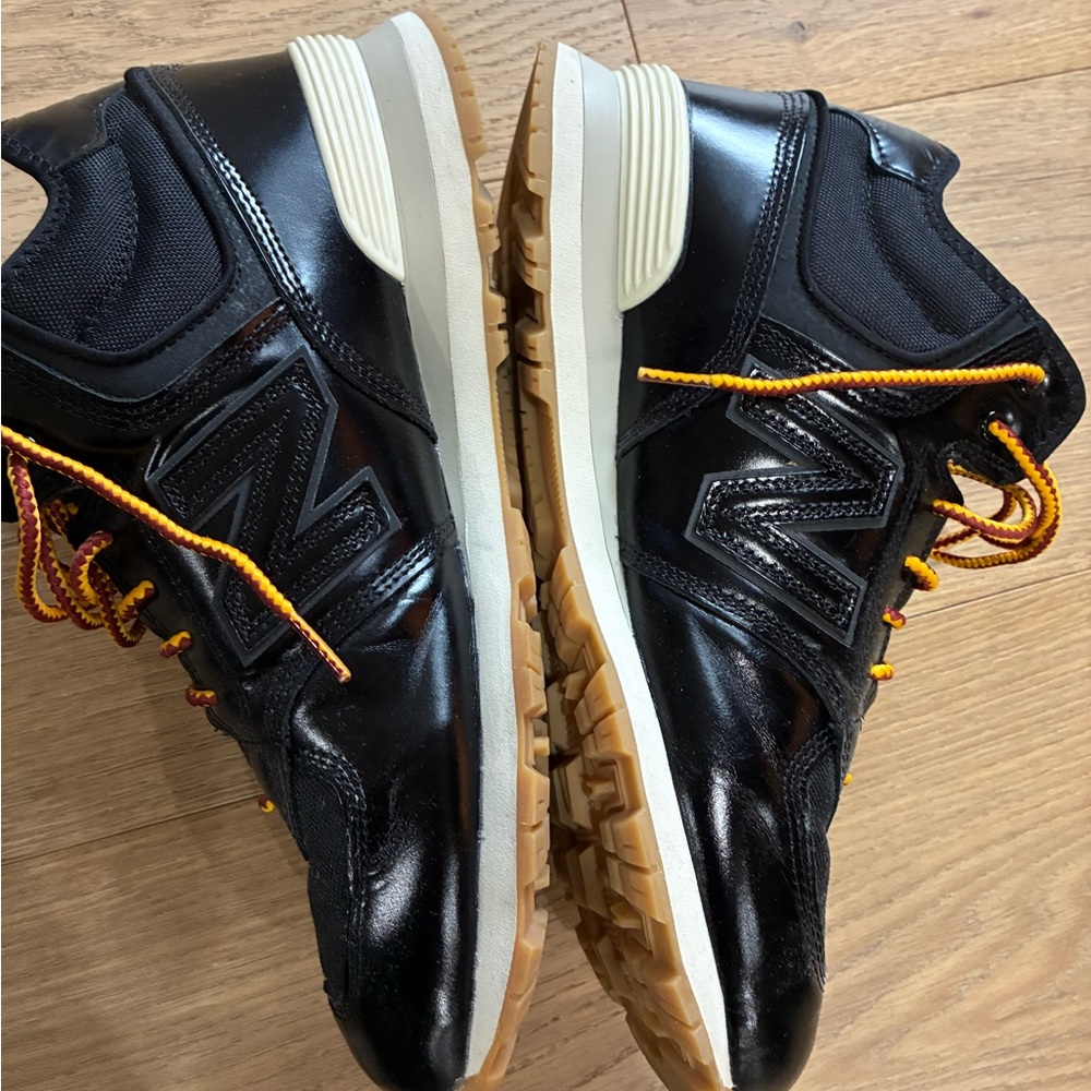 New Balance 574 H in mens size 12.
Cordura white/black